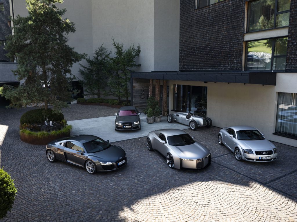 Audi Concept C: previewing a thrilling all-electric sports car - di Concept C, Audi TT, Audi R8, Audi RS 6 (C6, 2004), Auto Union Typ C - static outdoor shot, exterior